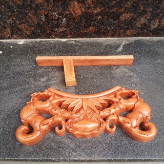 Tranh đĩa gỗ hương (đường kính đĩa 30 cm, cao 40 cm, dày 3 cm)