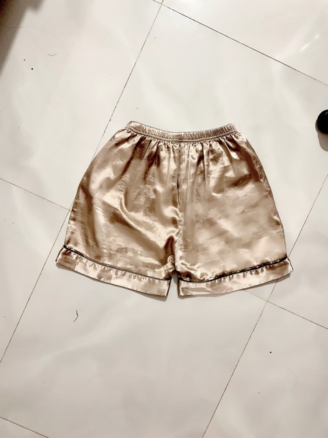 Thanh lý quần lụa đùi mặc ở nhà đã sử dụng úed đồng giá | BigBuy360 - bigbuy360.vn