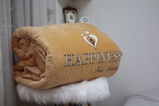 Chăn lông thỏ hapiness