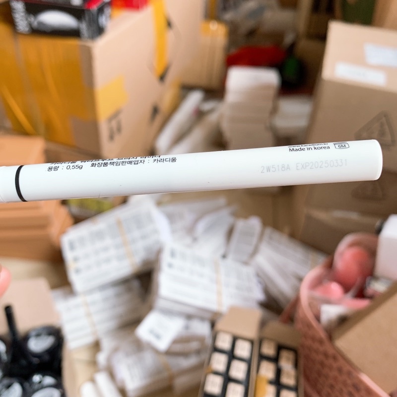 Bút dạ kẻ mắt Karadium Waterproof Brush Eyeliner không lem, không trôi, sắc nét, siêu mảnh Chiin Beauty