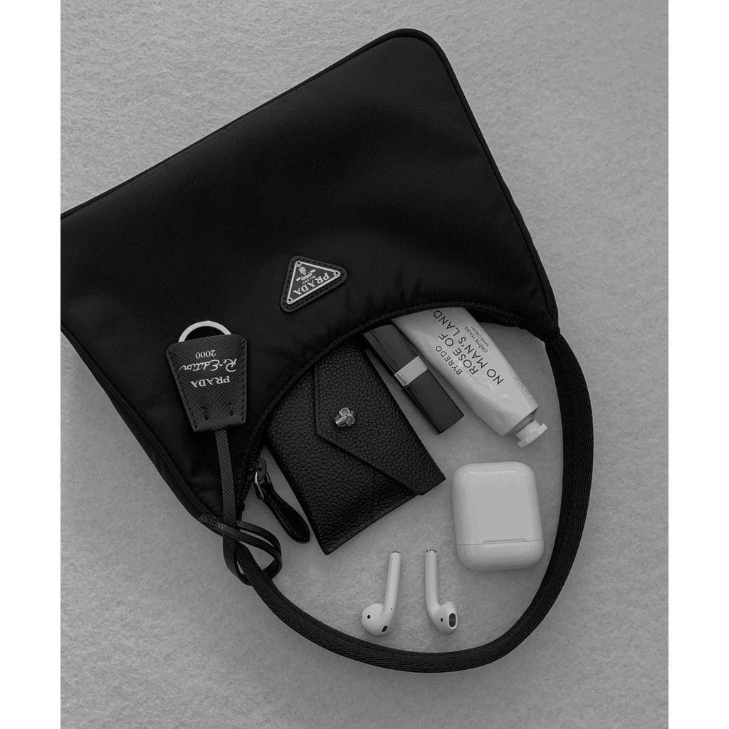 Túi quai xách W188 Nylon lót vải in logo hãng. Có tag sắt sz24cm fullbox nguyên seal, card kèm dustbag