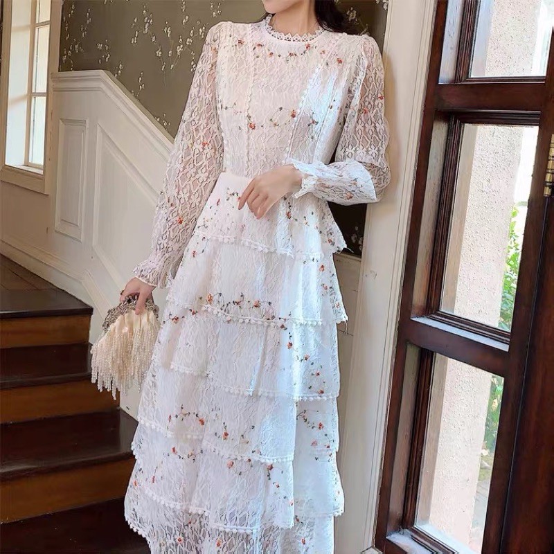Váy ren tầng