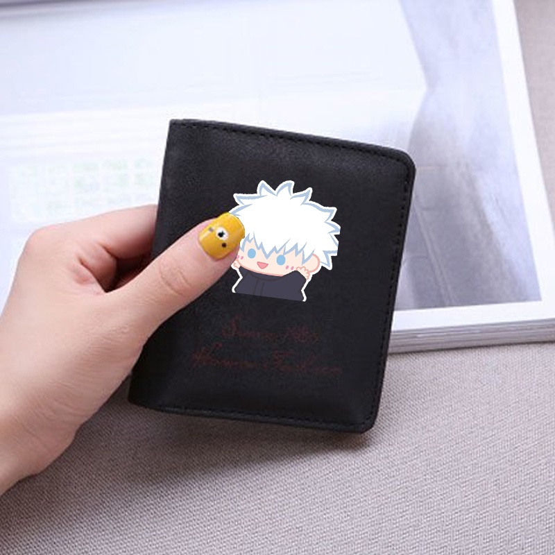 Ví ngắn đen cầm tay IN HÌNH JUJUTSU KAISEN VER TẬP THỂ DỤC đựng vật dụng nhỏ anime chibi