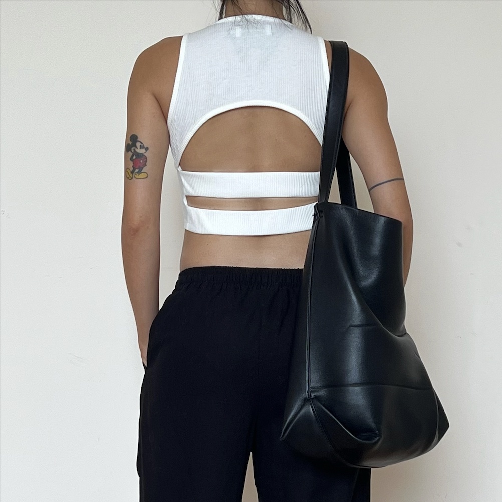 HASMILED - "HASMILED" Áo crop thun gân với hình thêu logo