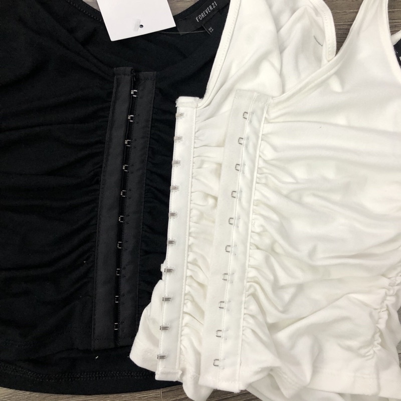 Áo F21 khuy cài trước ạ