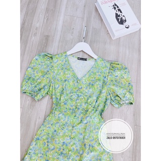 Đầm hoa xanh cổ V cúc bọc