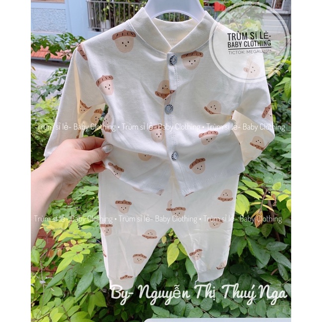 Bộ sơ sinh cúc giữa chất liệu cotton organic cho bé mùa Đông