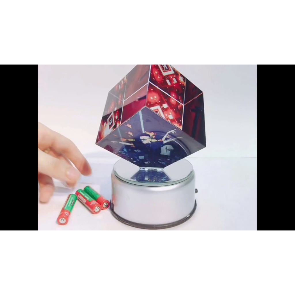 Pha lê lập phương đế đèn xoay tự động MP4
