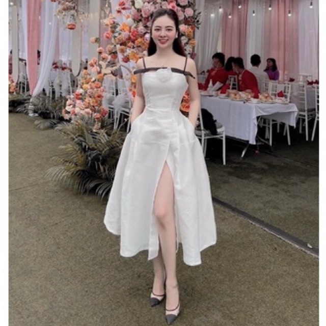 Đầm dự tiệc gấm xoè xẻ tà 2 dây cao cấp mishana