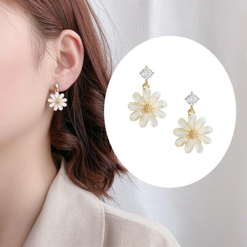 Lady cute style daisy earrings