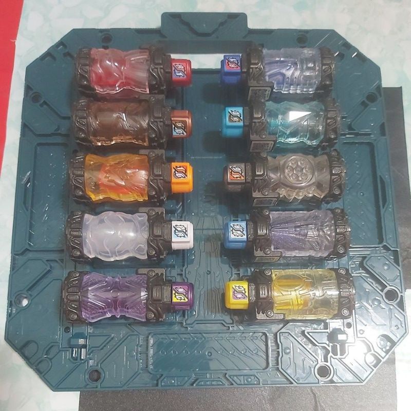 -Đồ chơi Full Bottle  của series phim Siêu nhân Kamen rider build