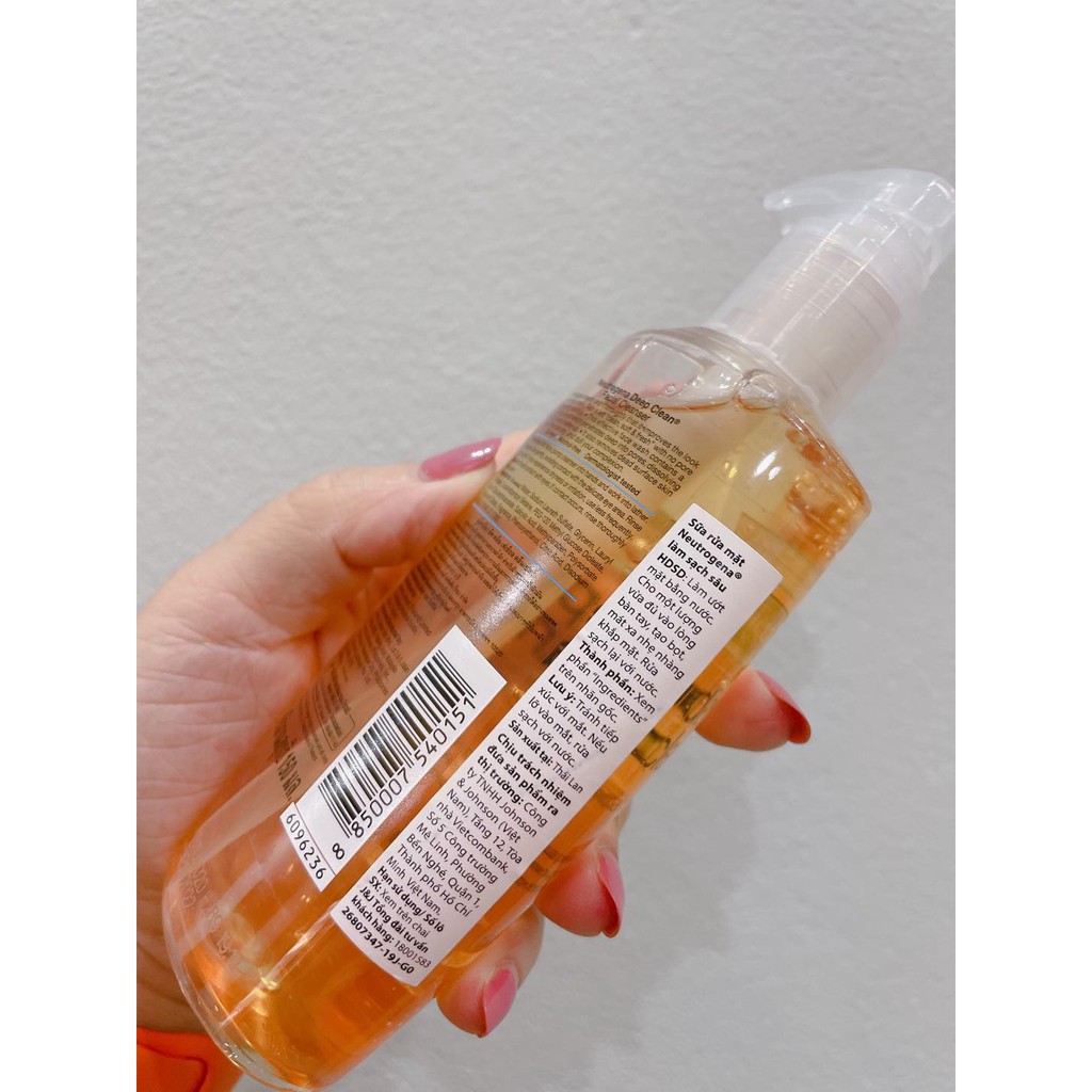 Sữa Rửa Mặt NEUTROGENA Facial Cleanser Deep Clean làm sạch sâu dạng gel 150mL