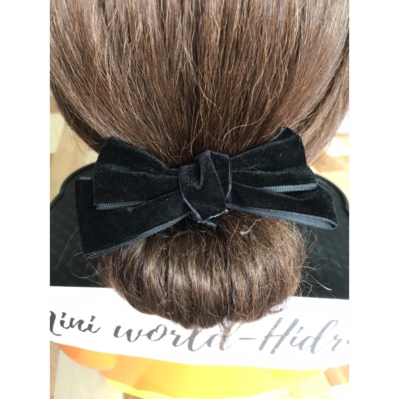 Thanh cột búi tóc hỗ trợ tạo kiểu tóc phong cách Hàn Quốc.