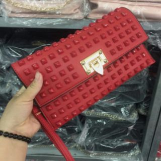 [SALE 1 NGÀY DUY NHẤT] Ví cầm tay đinh tán