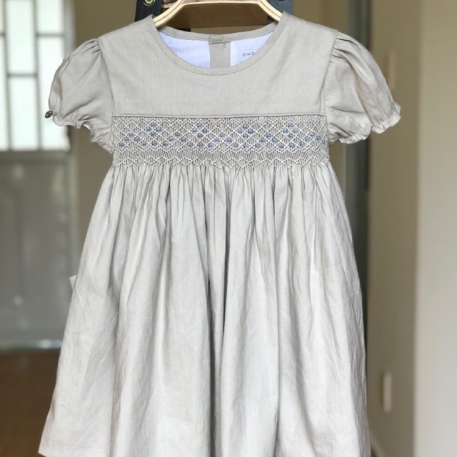 VÁY SMOCK XÁM MÀU RẤT TÂY SANG TRỌNG 3-6T