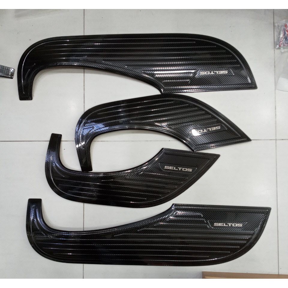 Ốp chống xước tapi cánh cửa Kia Seltos 2020 2021