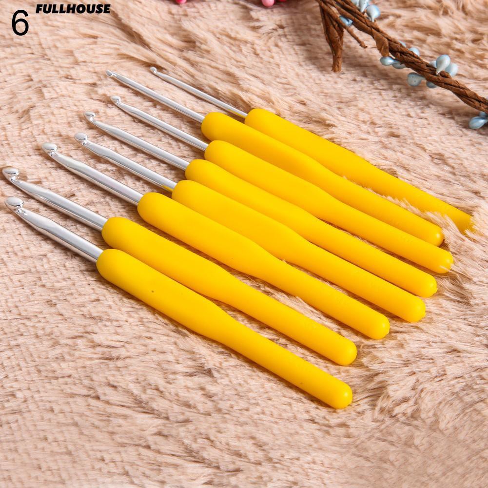 Bộ 8 cây móc len kích cỡ từ 2.5-6mm
