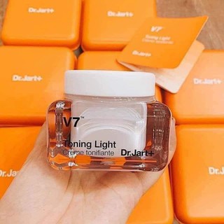 Kem dưỡng trắng da V7 Toning Light hộp full size 50ml