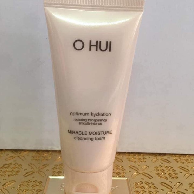 Sữa rửa mặt - Ohui Miracle Moisture Cleansing Foam