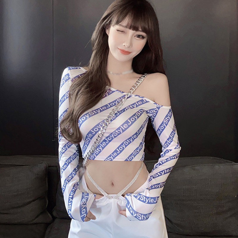 Áo Croptop Tay Dài Hoạ Tiết Chữ Skew