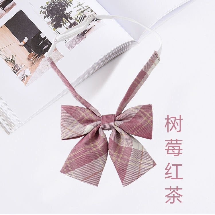 Nơ thắt kẻ sọc cho đồng phục nữ