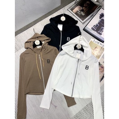 Áo nỉ tăm mũ khoá thêu chữ