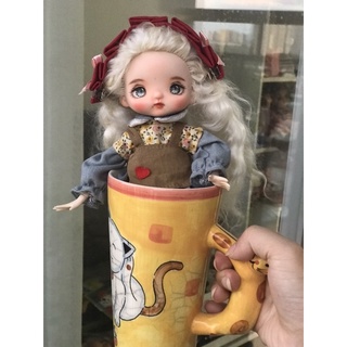 Búp bê Holala