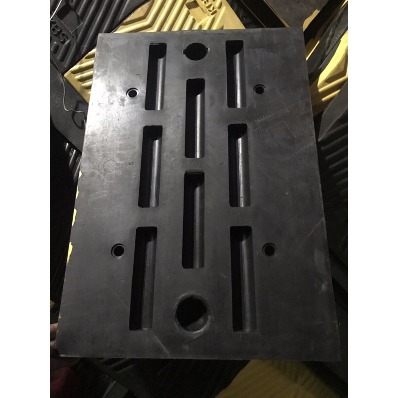 Gờ giảm tốc cao su 50cm