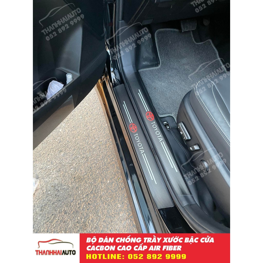 Dán chống xước carbon bậc cửa xe Hơi