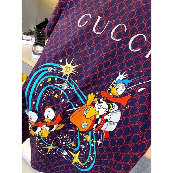 áo phông nam ngắn tay cổ tròn in hoạ tiết vịt disney gucci Gc GG