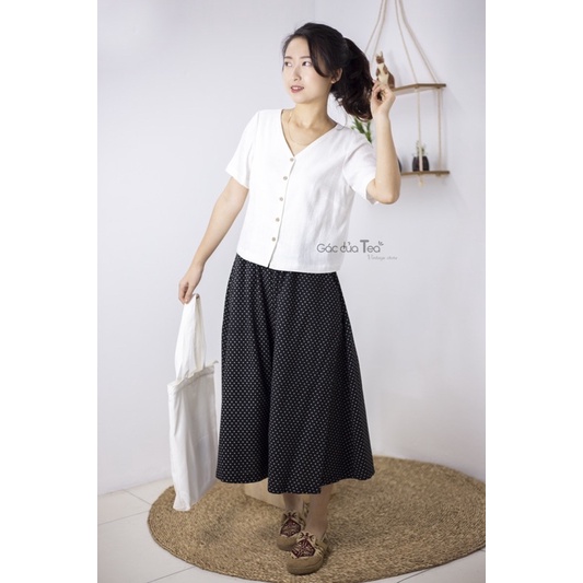 Áo kiểu xinh, áo dáng crop top vải LINEN cổ tim (có sẵn) - Gác của Tea | BigBuy360 - bigbuy360.vn