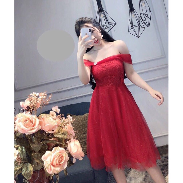 Váy công chúa trễ vai