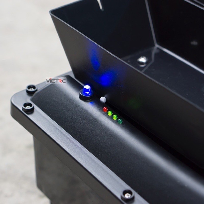 thuyền thả thính điển khiển cách 500m đa năng 1 thuyền y hình thegioidocau