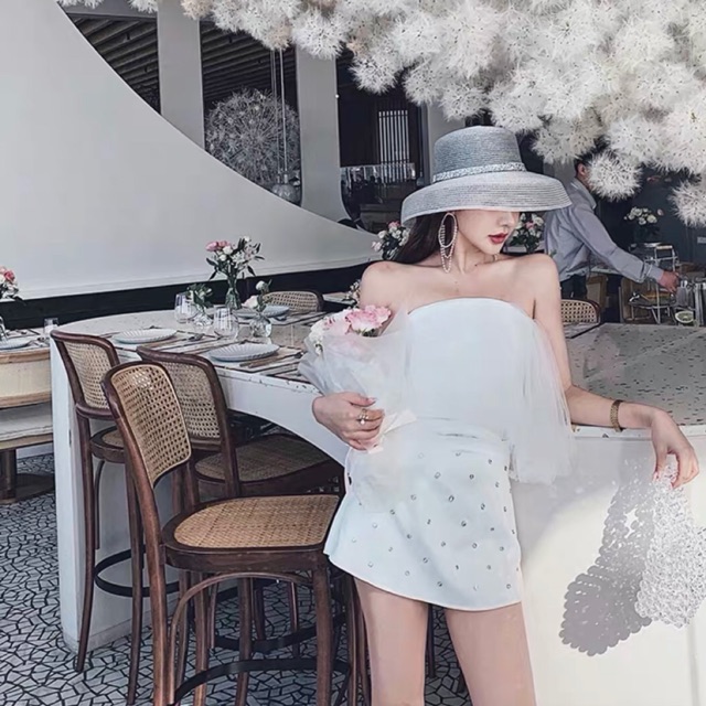 Set trắng áo lưới cúp ngực + chân váy đính đá