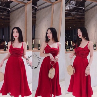 Váy đỏ dáng dài