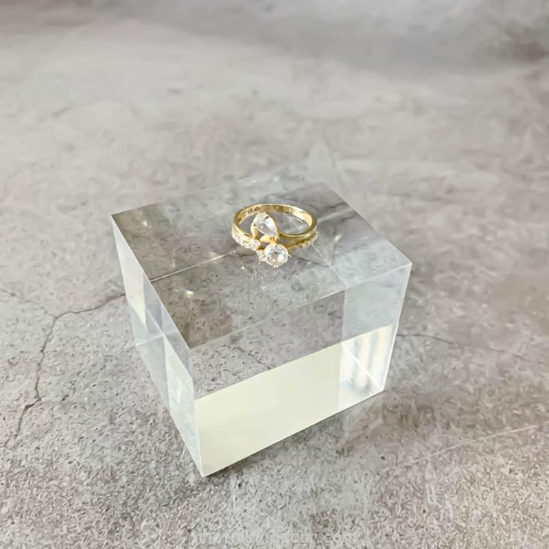Khối mica pha lê trong suốt trang trí chụp ảnh sản phẩm