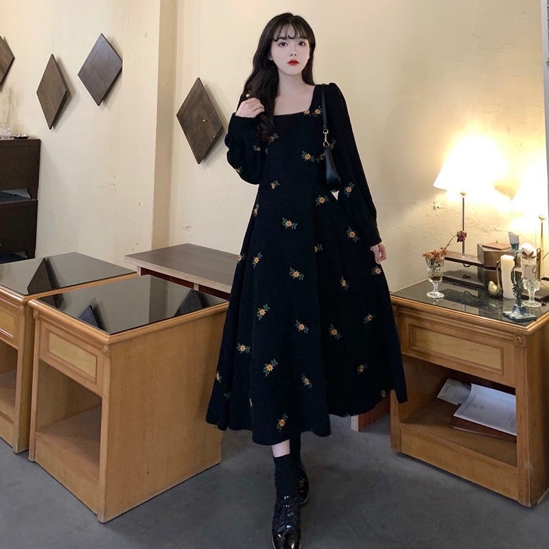 Đầm Nhung Dài Tay Cổ Vuông In Họa Tiết Xinh Xắn Theo Phong Cách Thu Đông