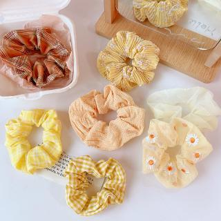 Dây buộc tóc Scrunchie màu vàng
