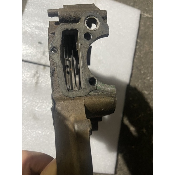 Vách bên sốcủa xe máy Sym 110cm.