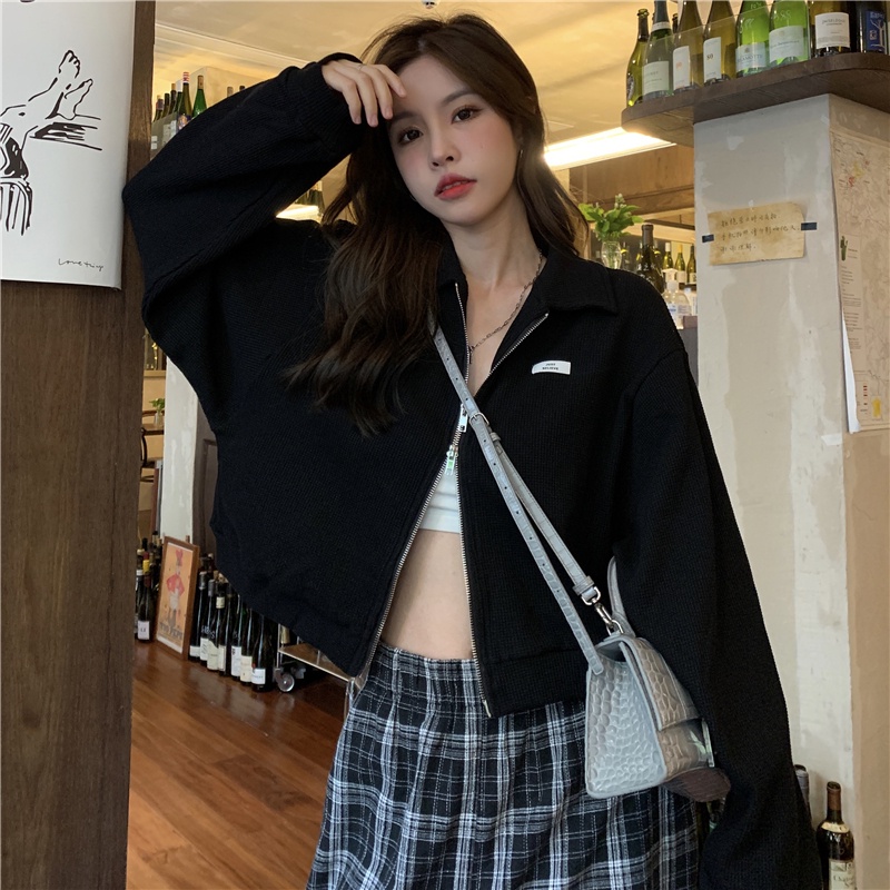 Áo khoác IELGY dáng rộng ngắn thời trang trẻ trung cho nữ