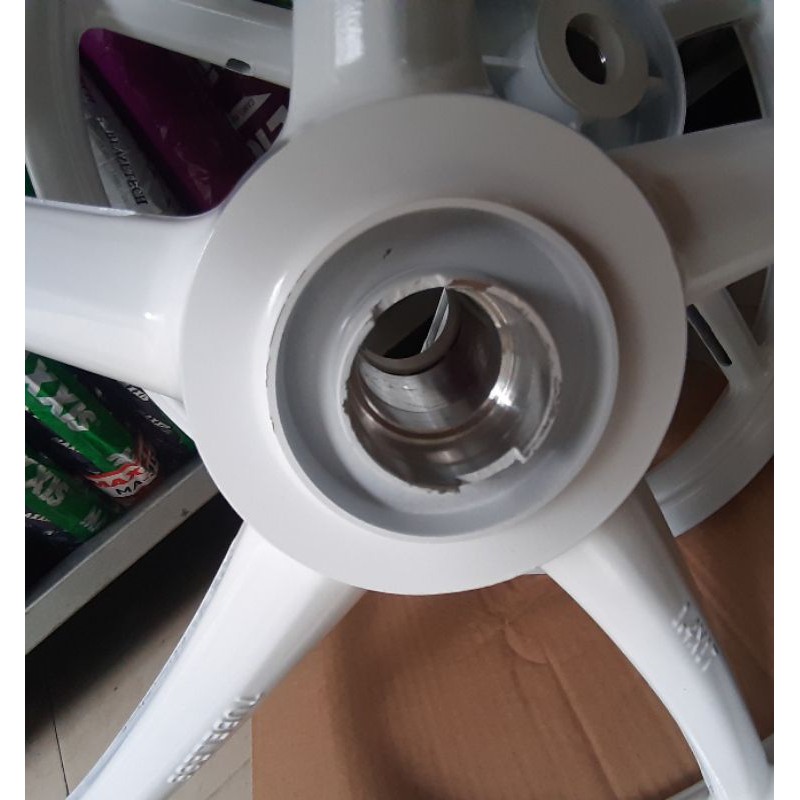 Bánh mâm SIRURS và EXCITER 1 đĩa trước bảng 1.4/1.6 kiểu 5 cây RCB màu trắng