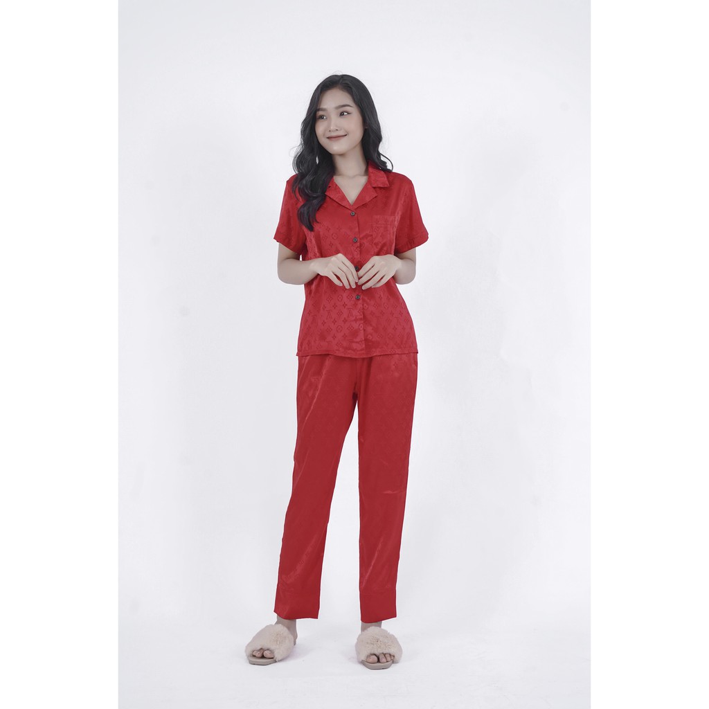 Bộ ngủ pijama lụa gấm tay cộc quần dài chữ