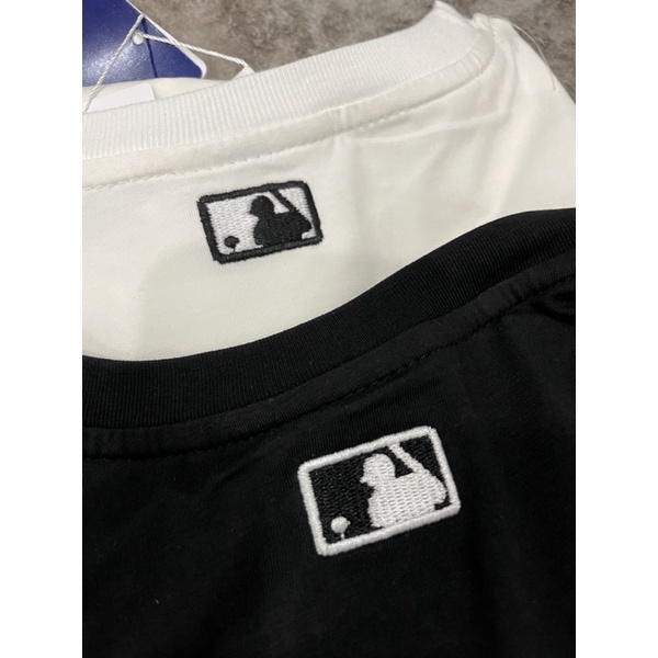 Áo Thun Basic Đen NY Chất Mịn Mát Thêu Logo Trắng Mặt Trước