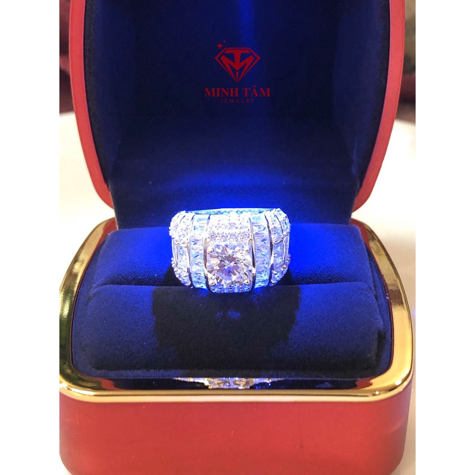 Nhẫn nam bạc 950 có lót lòng ổ đá chủ 8 ly viền đá piaget-Minh Tâm Jewelry