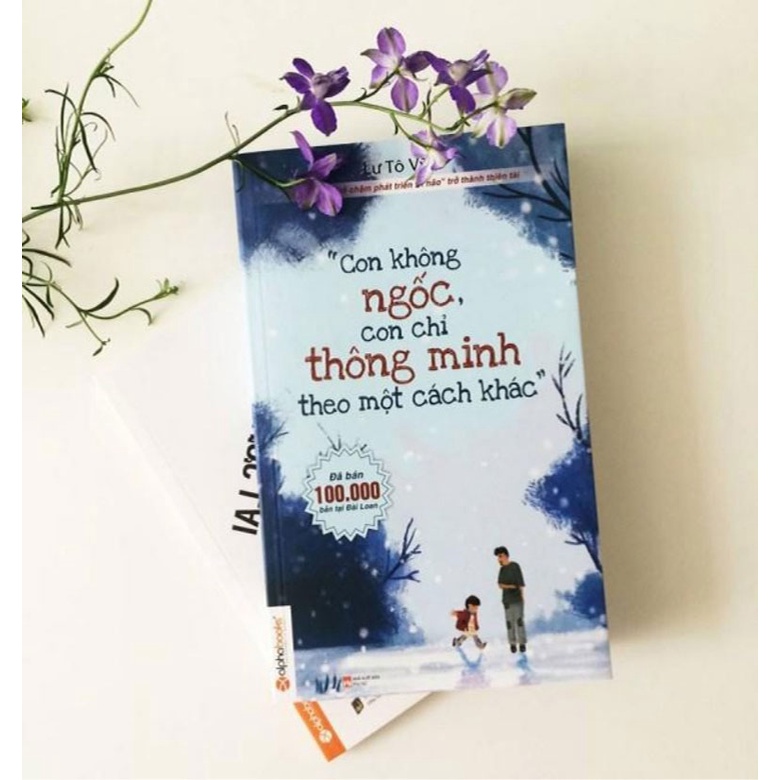 Sách Alphabooks - Con không ngốc con chỉ thông minh theo một cách khác