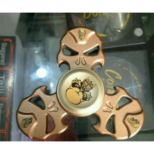 Con Quay Đồ Chơi Spinner Hình Đầu Lâu Bằng Sắt