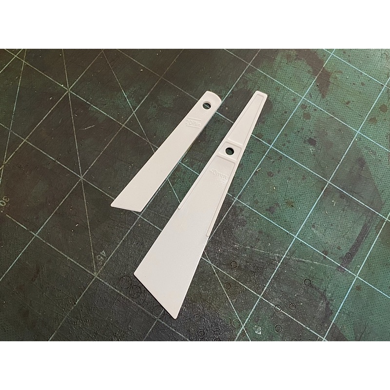 Cây quét keo bằng nhựa chuyên dùng hỗ trợ dán keo khi làm đồ da thủ công