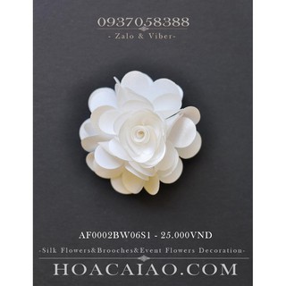 Hoa hồng lụa cài áo
