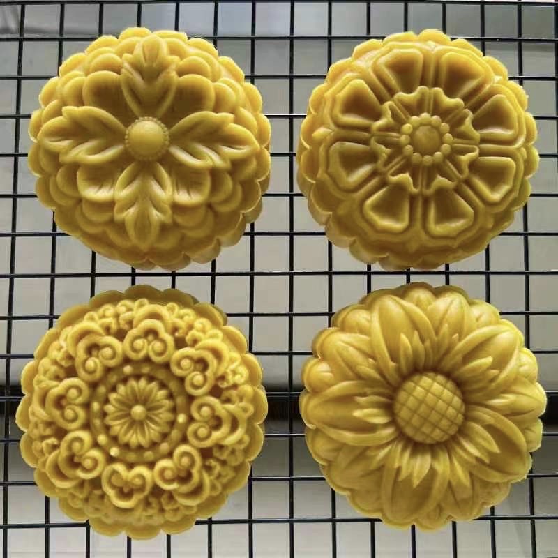 Khuôn trung thu lò xò 4 mặt hoa 150g/200g năm 2022