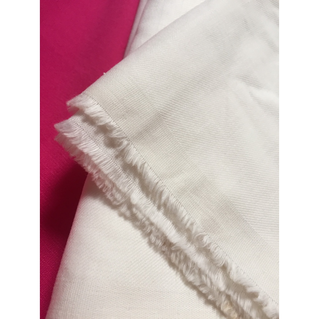 Mẫu 4-1: Vải kate cotton co giãn, màu trắng gạo, hơi ngà (khổ 1m6)